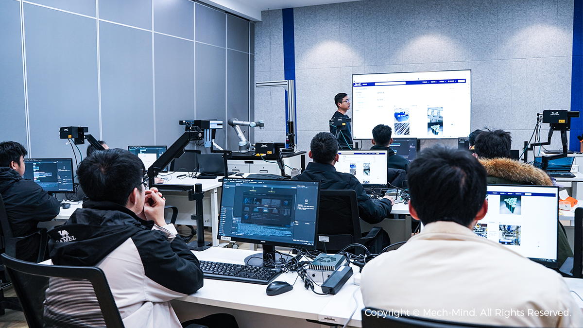 梅卡曼德技術學院——完善的培訓體系更好賦能全球合作伙伴，加速智能機器人批量化落地